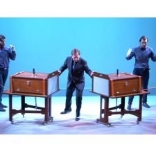 mujer cortada en dos- estilo clásico