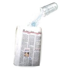 Agua en el periódico