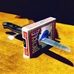 MetalDeck - Penetración del cuchillo en la Baraja