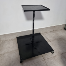 Mesa de juego con ruedas para mago ( hierro forjado )